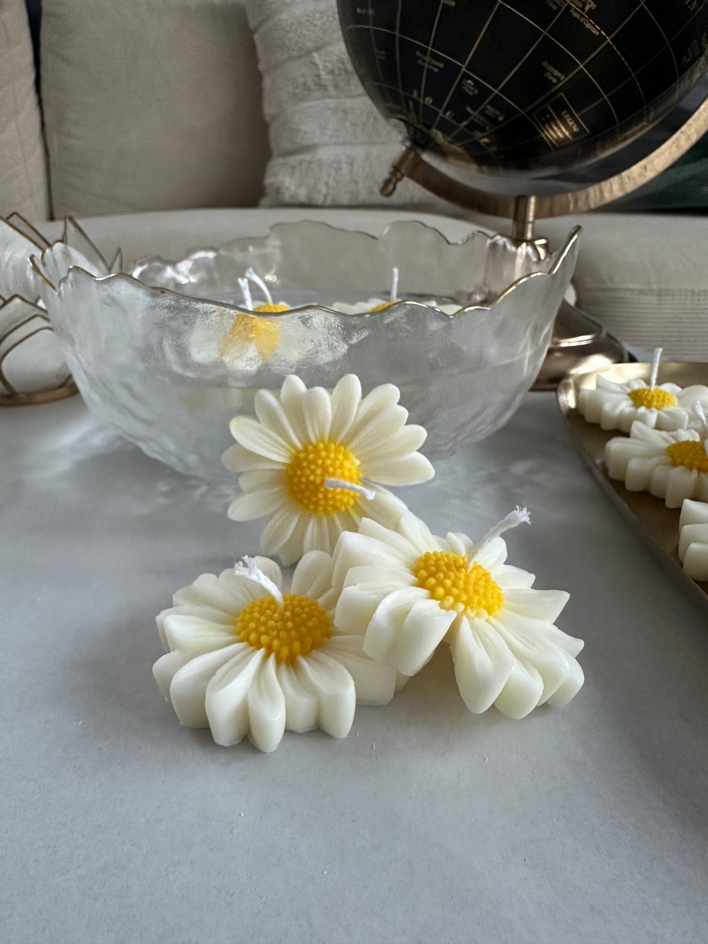 Gänseblümchen als Schwimm Kerze